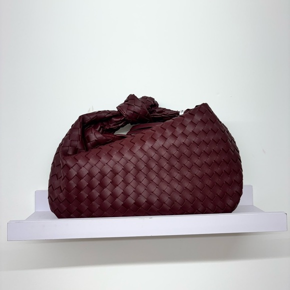 Elegant Burgundy Woven Clutch Handbag - Picture 1 of 1